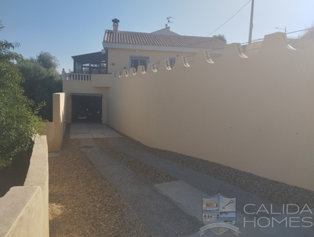 Villa Sprite: Resale Villa for Sale in Arboleas, Almería