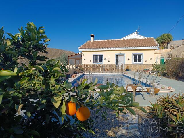 Villa Sprite: Herverkoop Villa te Koop in Arboleas, Almería