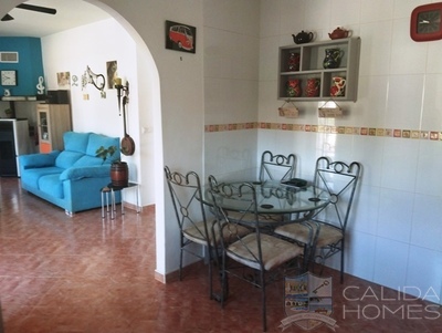 Villa Sprite: Resale Villa in Arboleas, Almería