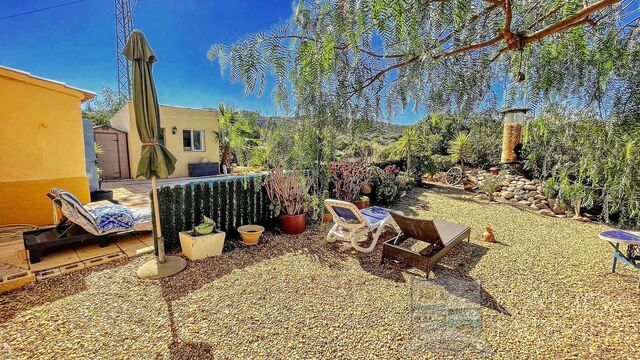Villa Star: Resale Villa for Sale in Arboleas, Almería