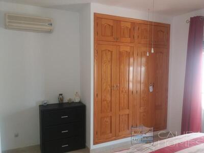 Villa Sunflower 2: Resale Villa in Arboleas, Almería