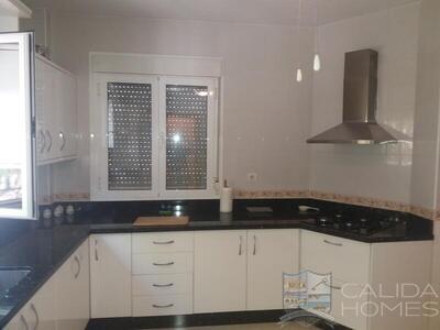 Villa Sunflower 2: Resale Villa in Arboleas, Almería