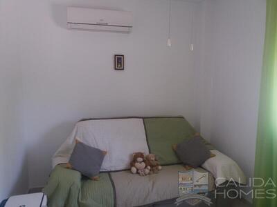 Villa Sunflower 2: Resale Villa in Arboleas, Almería