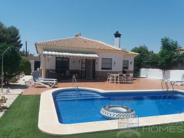 Villa Sunflower 2: Resale Villa for Sale in Arboleas, Almería