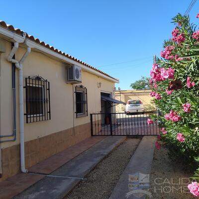 Villa Sunshine : Resale Villa in Arboleas, Almería