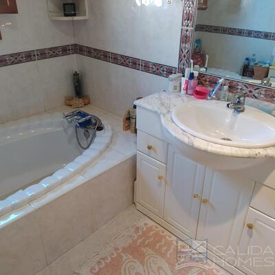 Villa Sunshine : Resale Villa in Arboleas, Almería