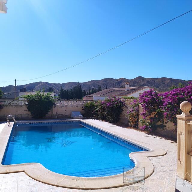 Villa Sunshine : Resale Villa for Sale in Arboleas, Almería