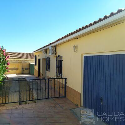 Villa Sunshine : Resale Villa in Arboleas, Almería