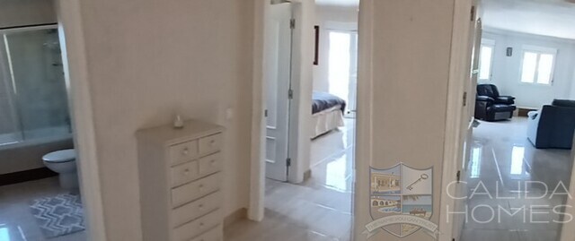 Villa Sunshine: Resale Villa for Sale in Arboleas, Almería