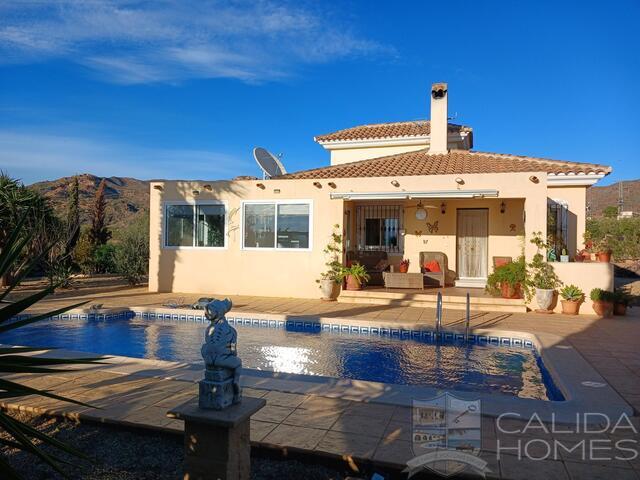 Villa Suprema: Resale Villa for Sale in Albox, Almería