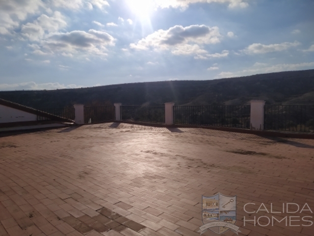 Villa Surprise : Resale Villa for Sale in Albox, Almería