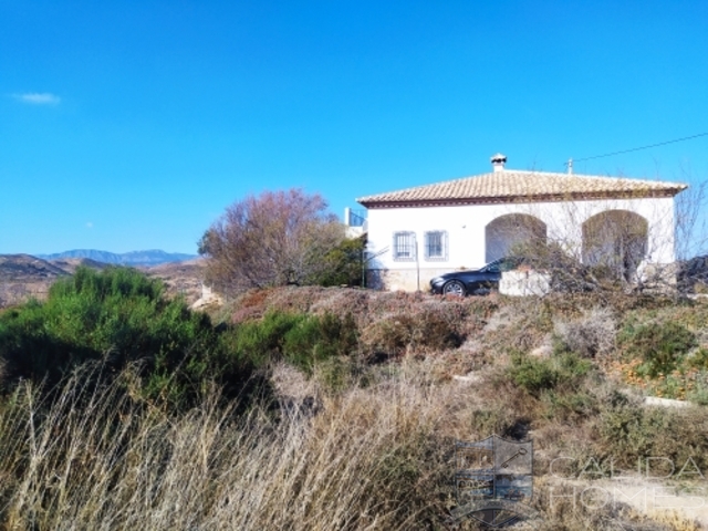 Villa Surprise : Resale Villa for Sale in Albox, Almería