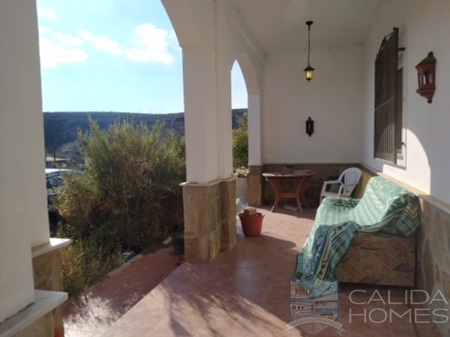 Villa Surprise : Resale Villa for Sale in Albox, Almería