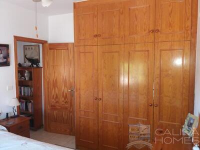 Villa Tansy : Resale Villa in Arboleas, Almería