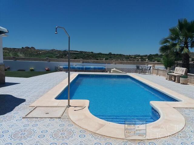 Villa Tansy : Resale Villa for Sale in Arboleas, Almería