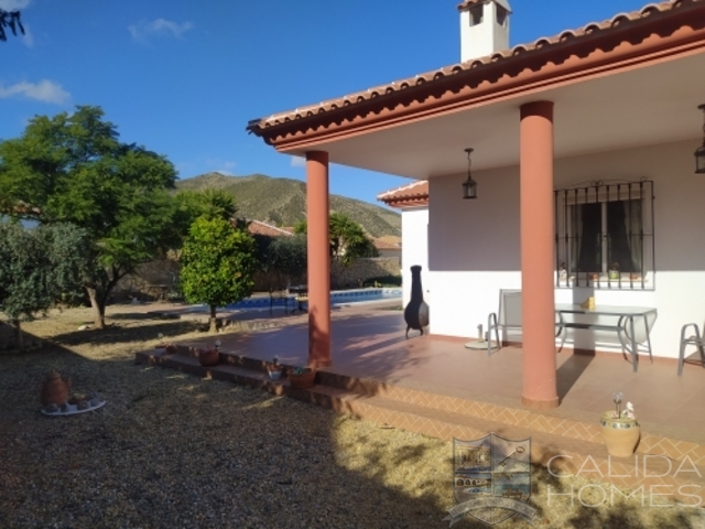 Villa Torres : Herverkoop Villa te Koop in Arboleas, Almería