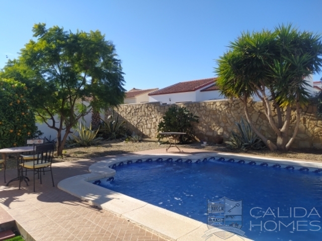 Villa Torres : Resale Villa for Sale in Arboleas, Almería