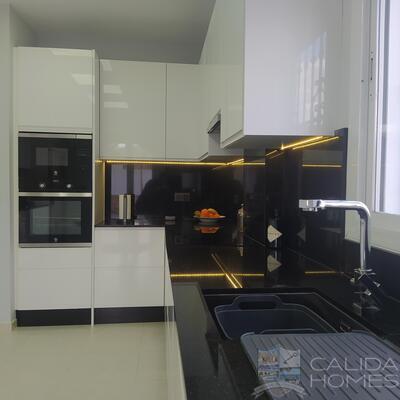 Villa Torres Alta: Resale Villa in Arboleas, Almería