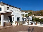 Villa Torres Alta: Resale Villa for Sale in Arboleas, Almería