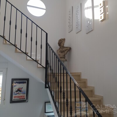 Villa Torres Alta: Resale Villa in Arboleas, Almería
