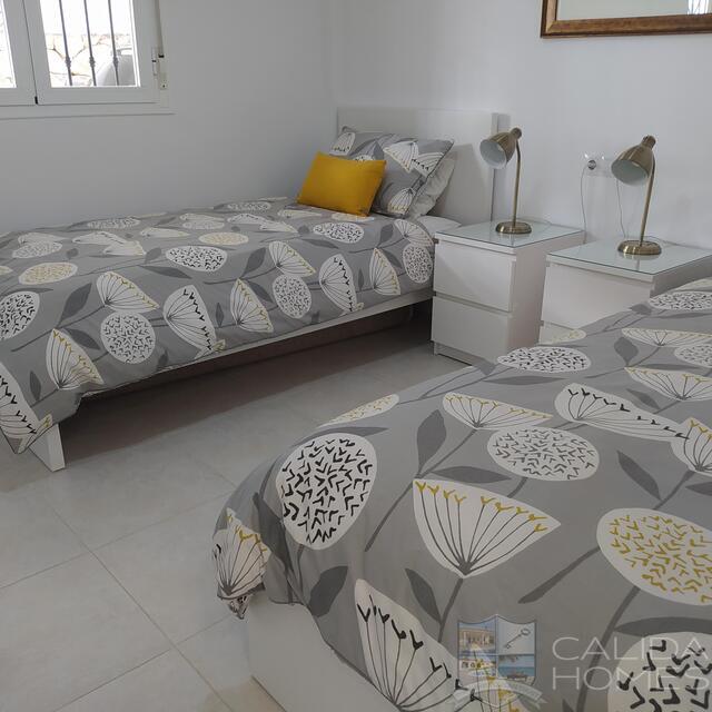 Villa Torres Alta: Resale Villa for Sale in Arboleas, Almería