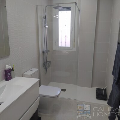 Villa Torres Alta: Resale Villa in Arboleas, Almería