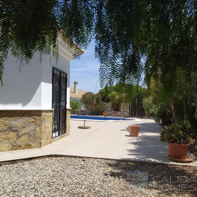Villa Tranquility : Resale Villa for Sale in Arboleas, Almería