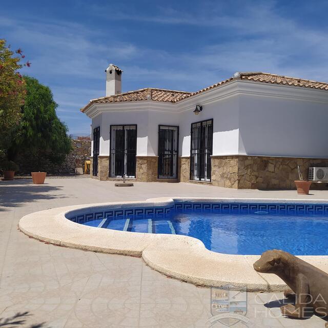 Villa Tranquility : Resale Villa for Sale in Arboleas, Almería