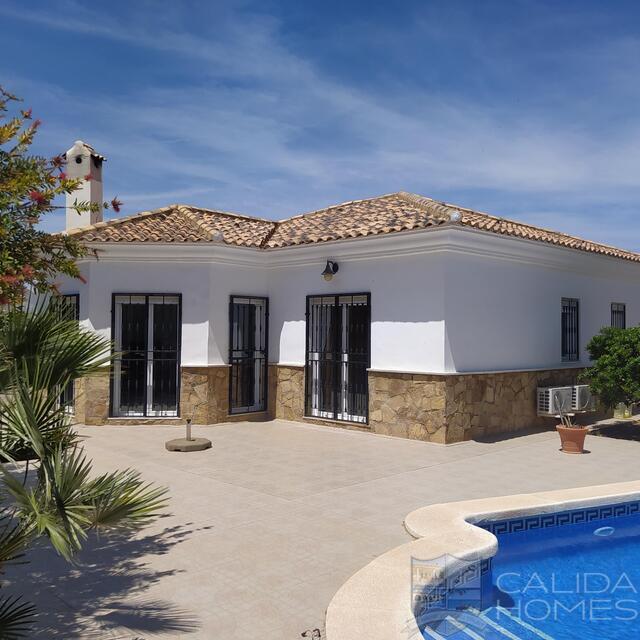 Villa Tranquility : Resale Villa for Sale in Arboleas, Almería