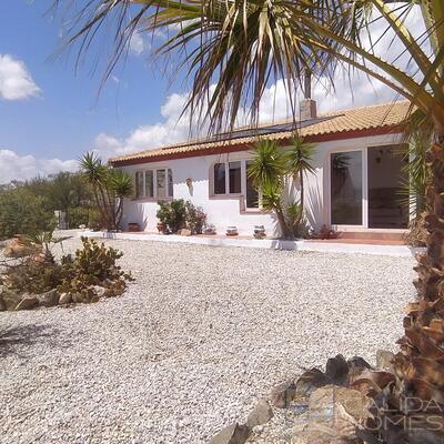 Villa Tranquilo: Resale Villa in Oria, Almería