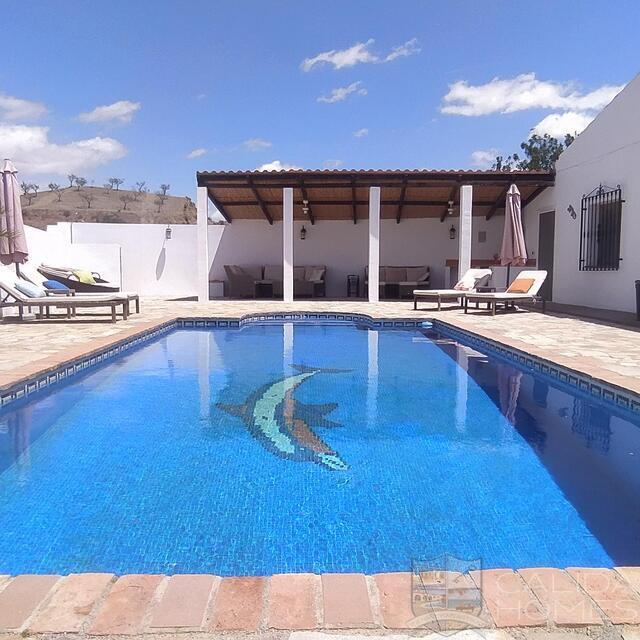 Villa Tranquilo: Resale Villa for Sale in Oria, Almería