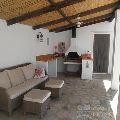 Villa Tranquilo: Resale Villa in Oria, Almería