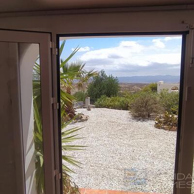 Villa Tranquilo: Resale Villa in Oria, Almería