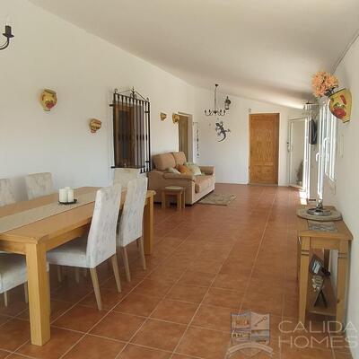 Villa Tranquilo: Resale Villa in Oria, Almería