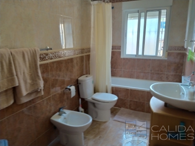 Villa Trufa : Resale Villa for Sale in Arboleas, Almería