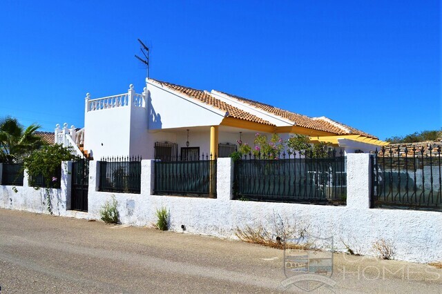 VILLA TULIP: Herverkoop Villa te Koop in Arboleas, Almería