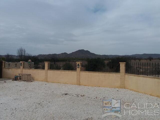 Villa Tulipan: Resale Villa for Sale in Cucador, Almería