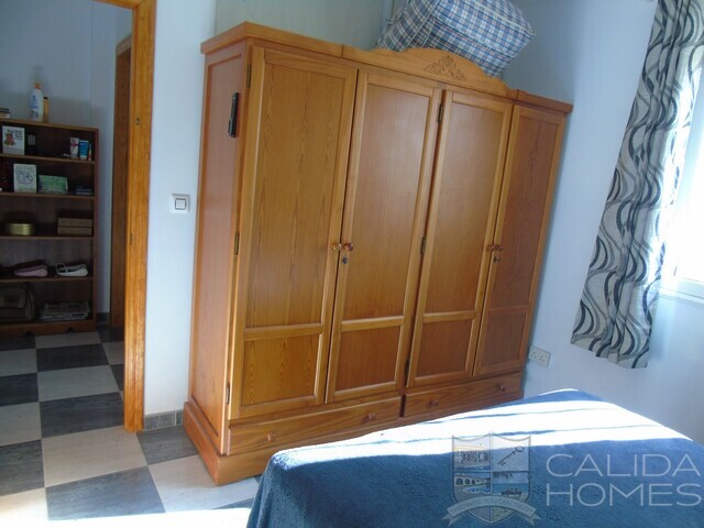 Villa Uno: Resale Villa for Sale in Arboleas, Almería