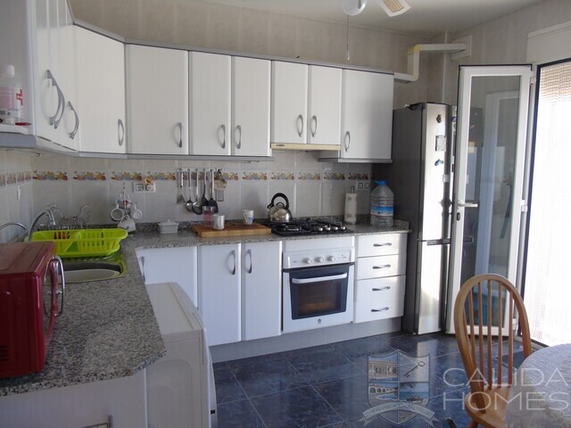Villa Uno: Resale Villa for Sale in Arboleas, Almería