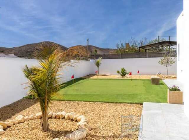 Villa Verde: Resale Villa for Sale in Arboleas, Almería