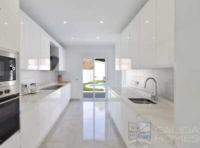 Villa Verde: Resale Villa in Arboleas, Almería