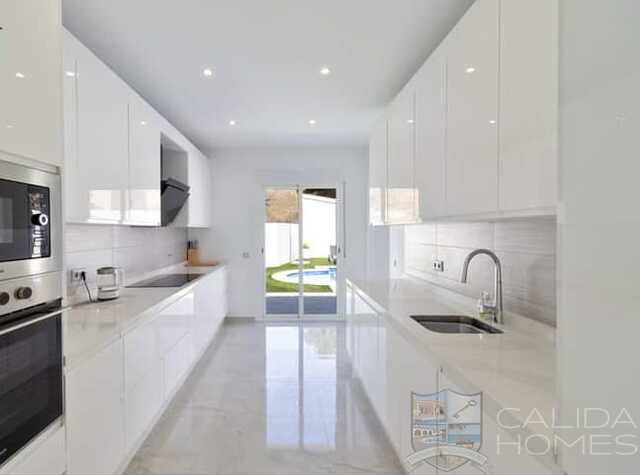 Villa Verde: Resale Villa for Sale in Arboleas, Almería