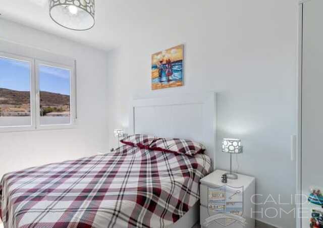 Villa Verde: Resale Villa for Sale in Arboleas, Almería