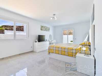 Villa Verde: Resale Villa in Arboleas, Almería