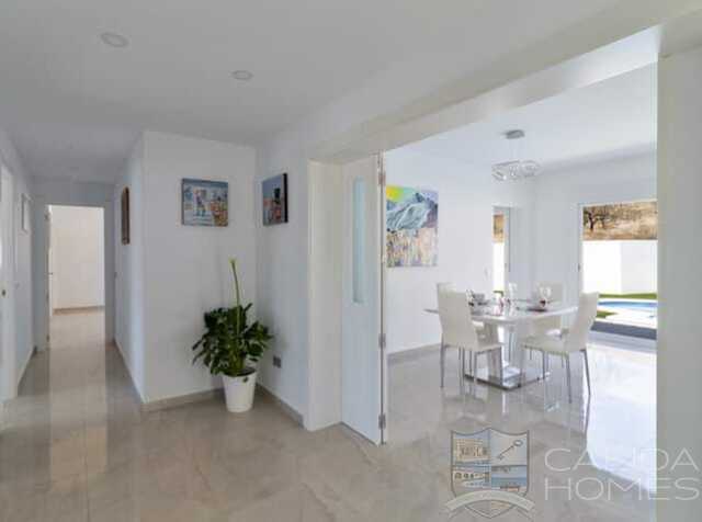 Villa Verde: Resale Villa for Sale in Arboleas, Almería
