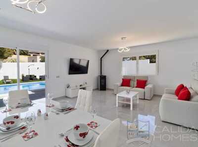 Villa Verde: Resale Villa in Arboleas, Almería