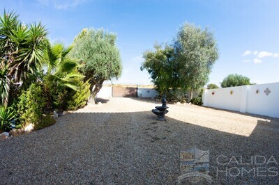 Villa Vicci: Resale Villa in Partaloa, Almería