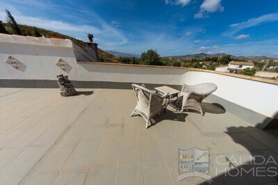 Villa Vicci: Resale Villa in Partaloa, Almería