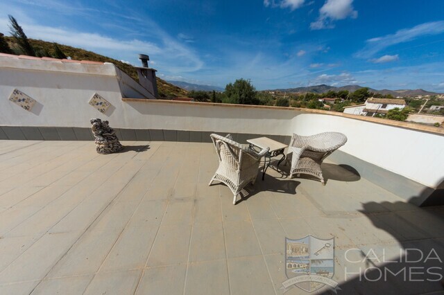 Villa Vicci: Resale Villa for Sale in Partaloa, Almería