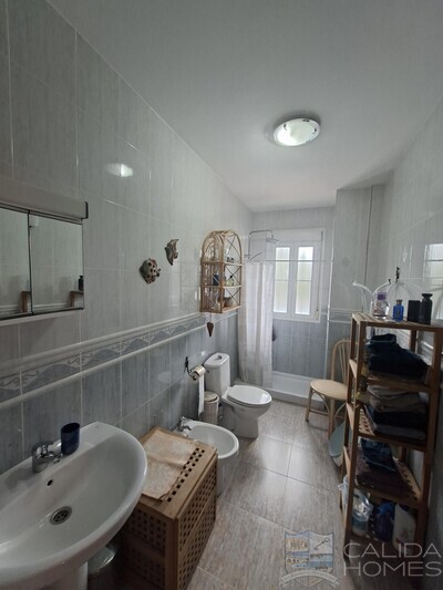 Villa Viola: Resale Villa in Arboleas, Almería